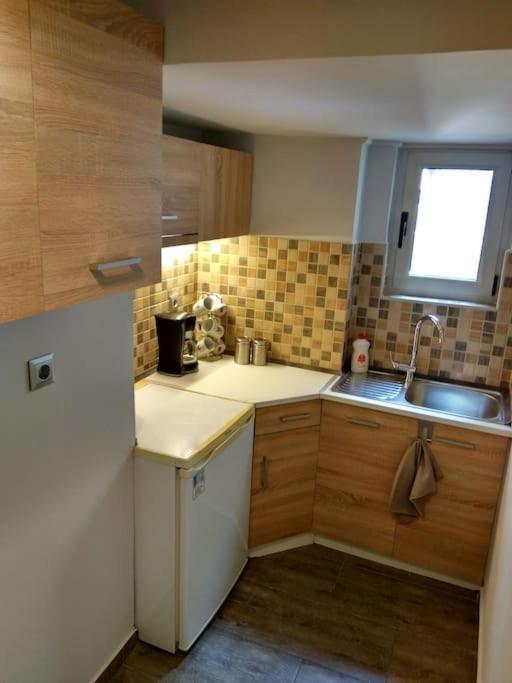 Nice& Cozy Flat 1Min From The Heart Of Athens.Wifi エクステリア 写真